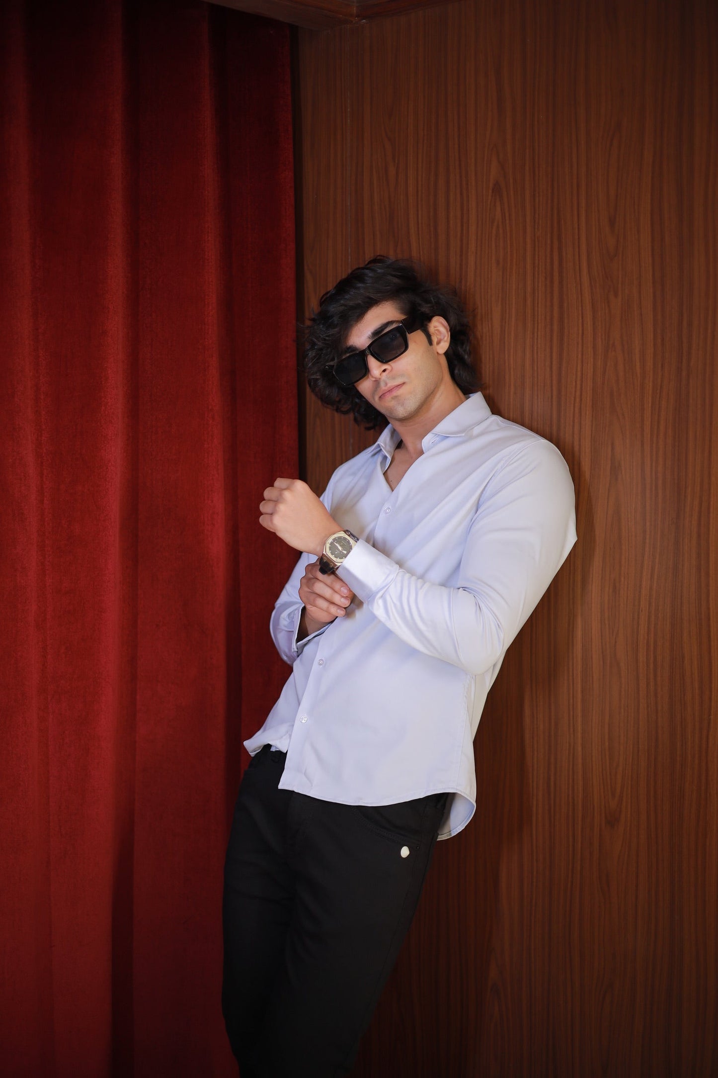 CLASSIC WHITE SHIRT