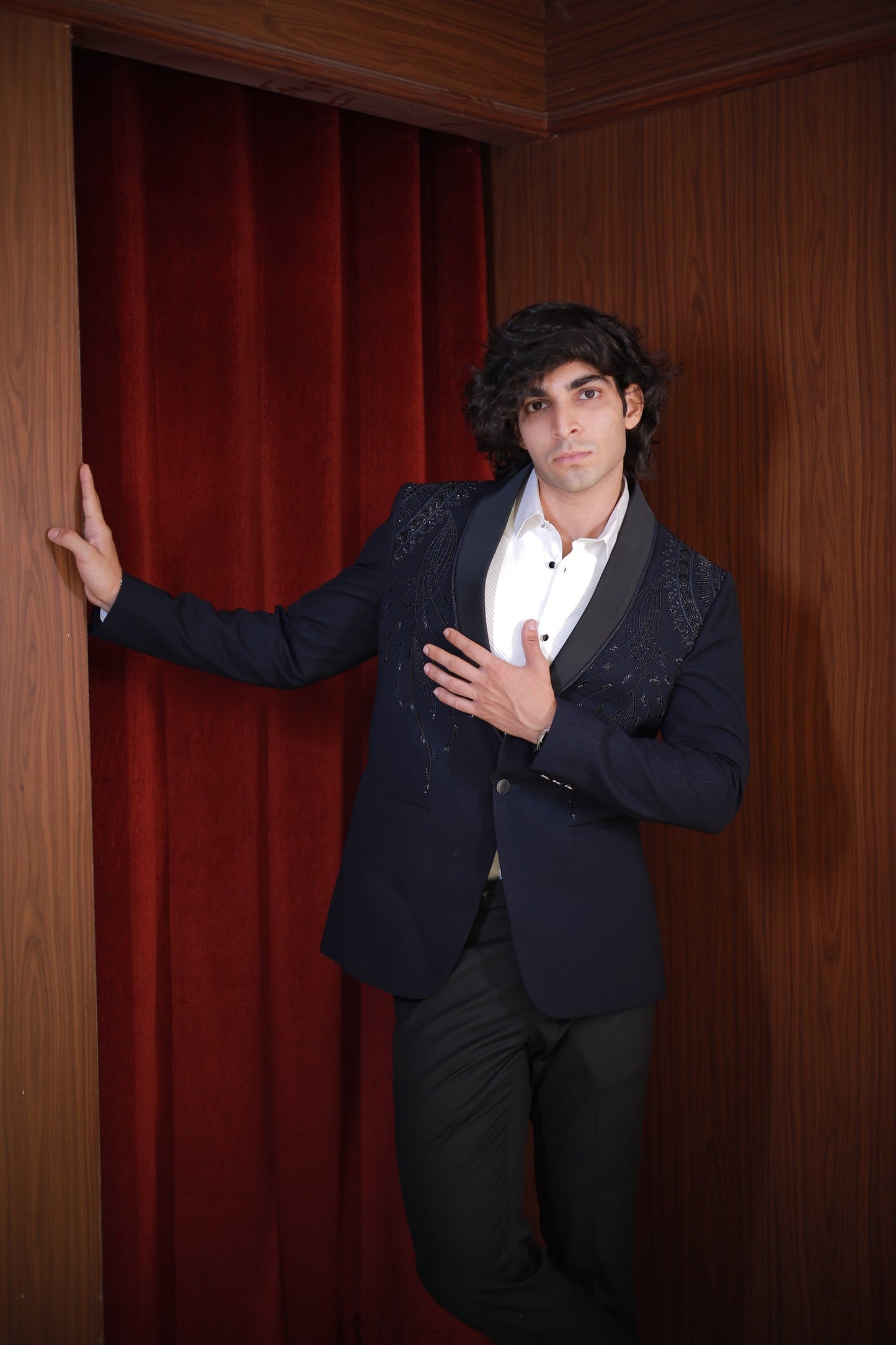NAVY EMBROIDERED 2 PIECE SUIT