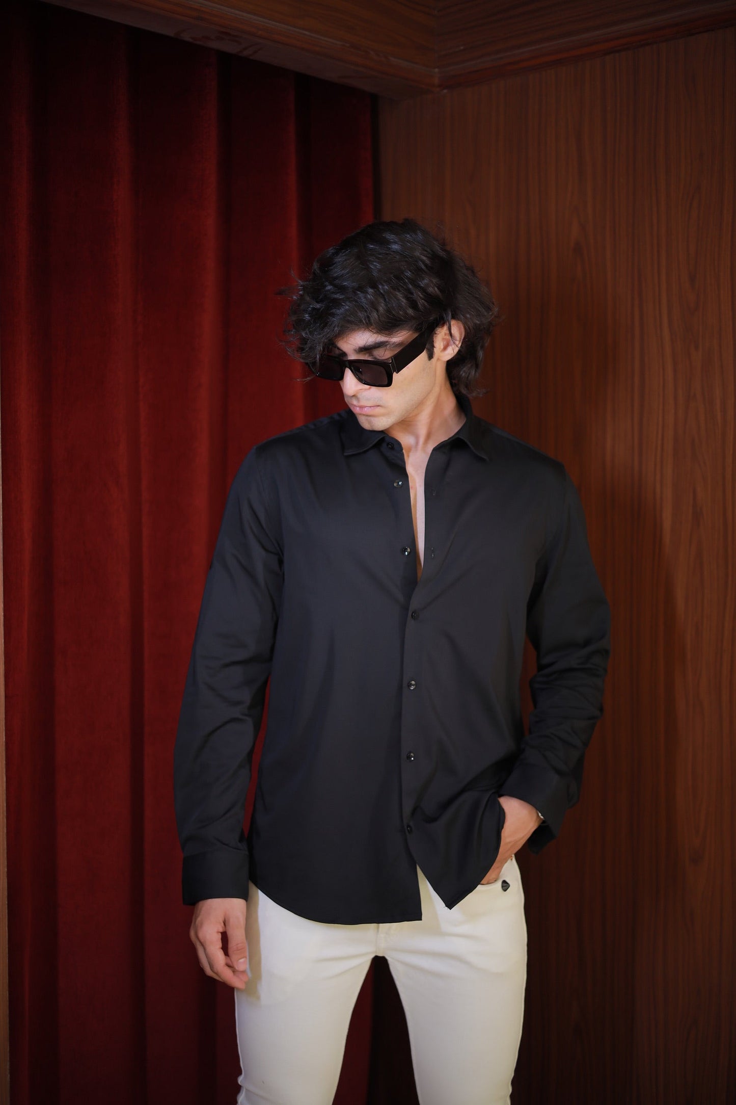 CLASSIC BLACK SHIRT