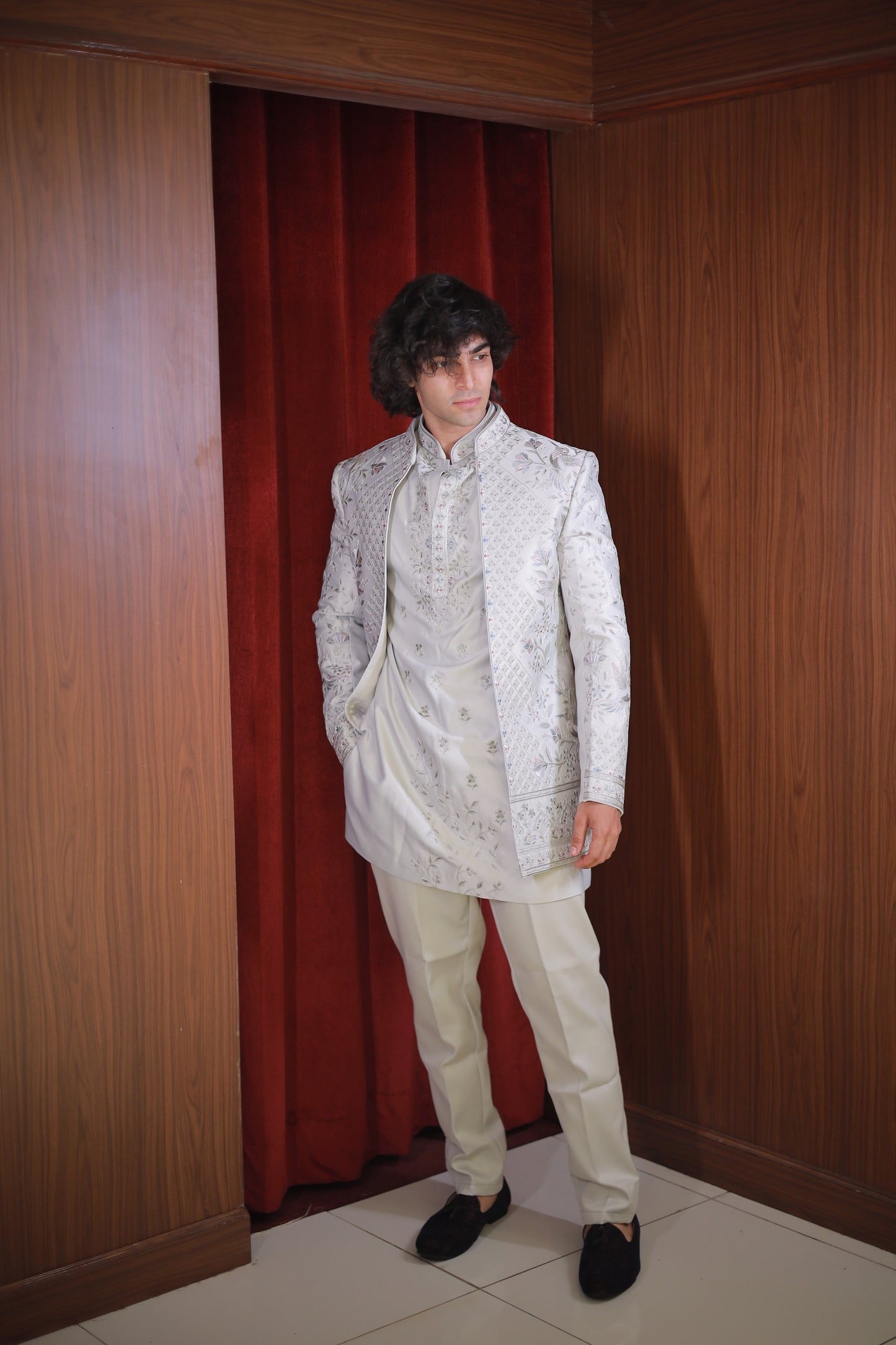 GREY EMBROIDERED BANDHGALA SET