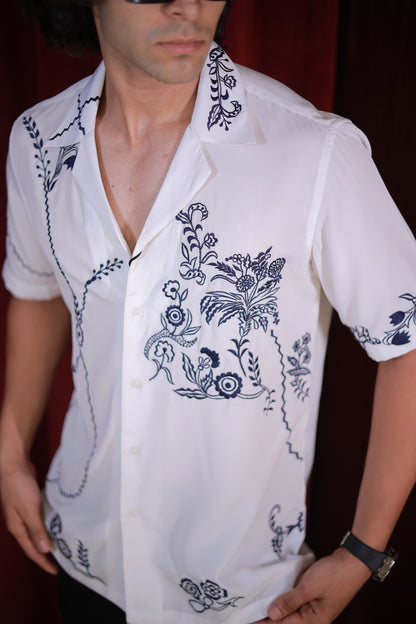 WHITE EMBROIDERED VACATION SHIRT