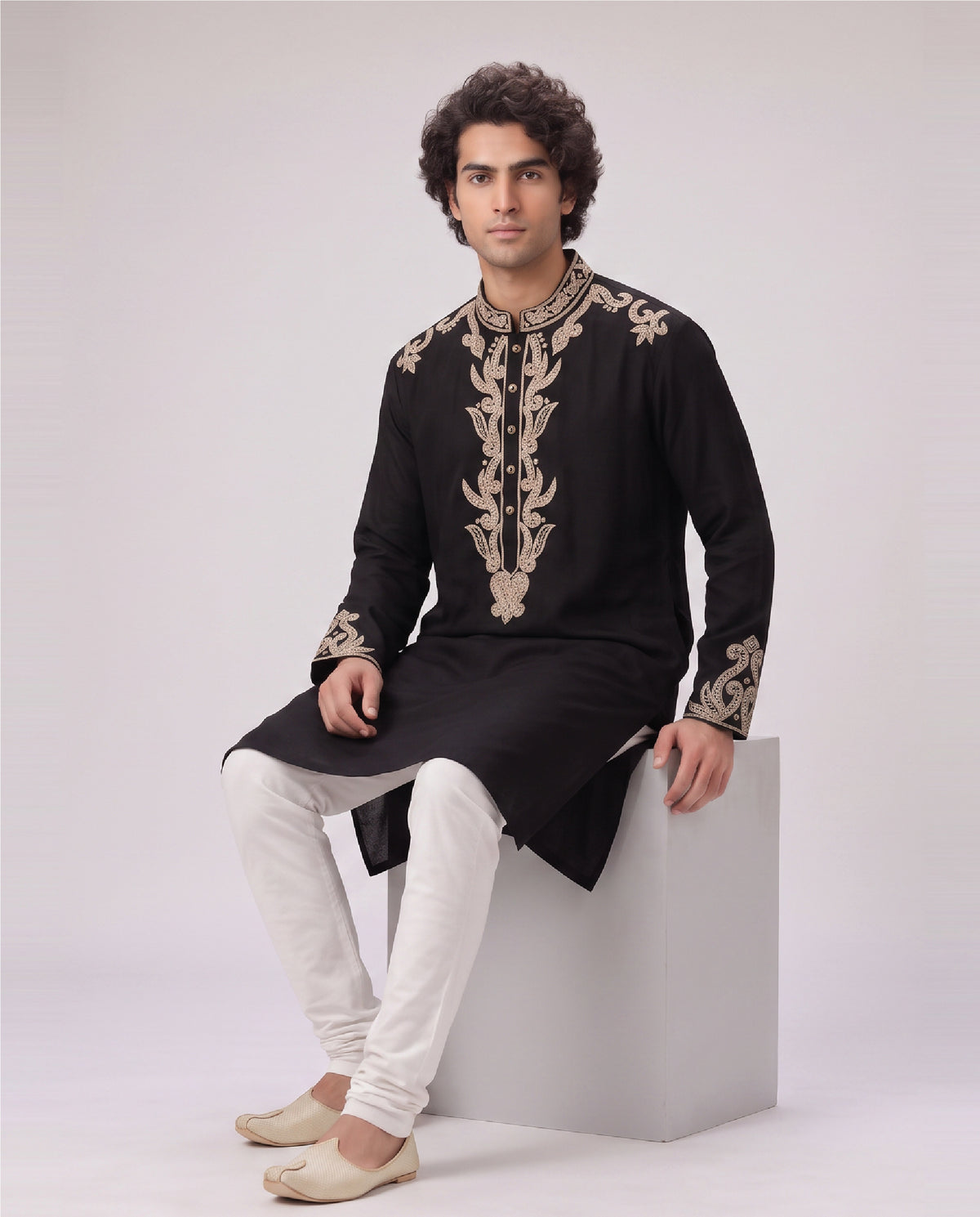 BLACK LIMITED EDITION EMBELLISHED KURTA SET