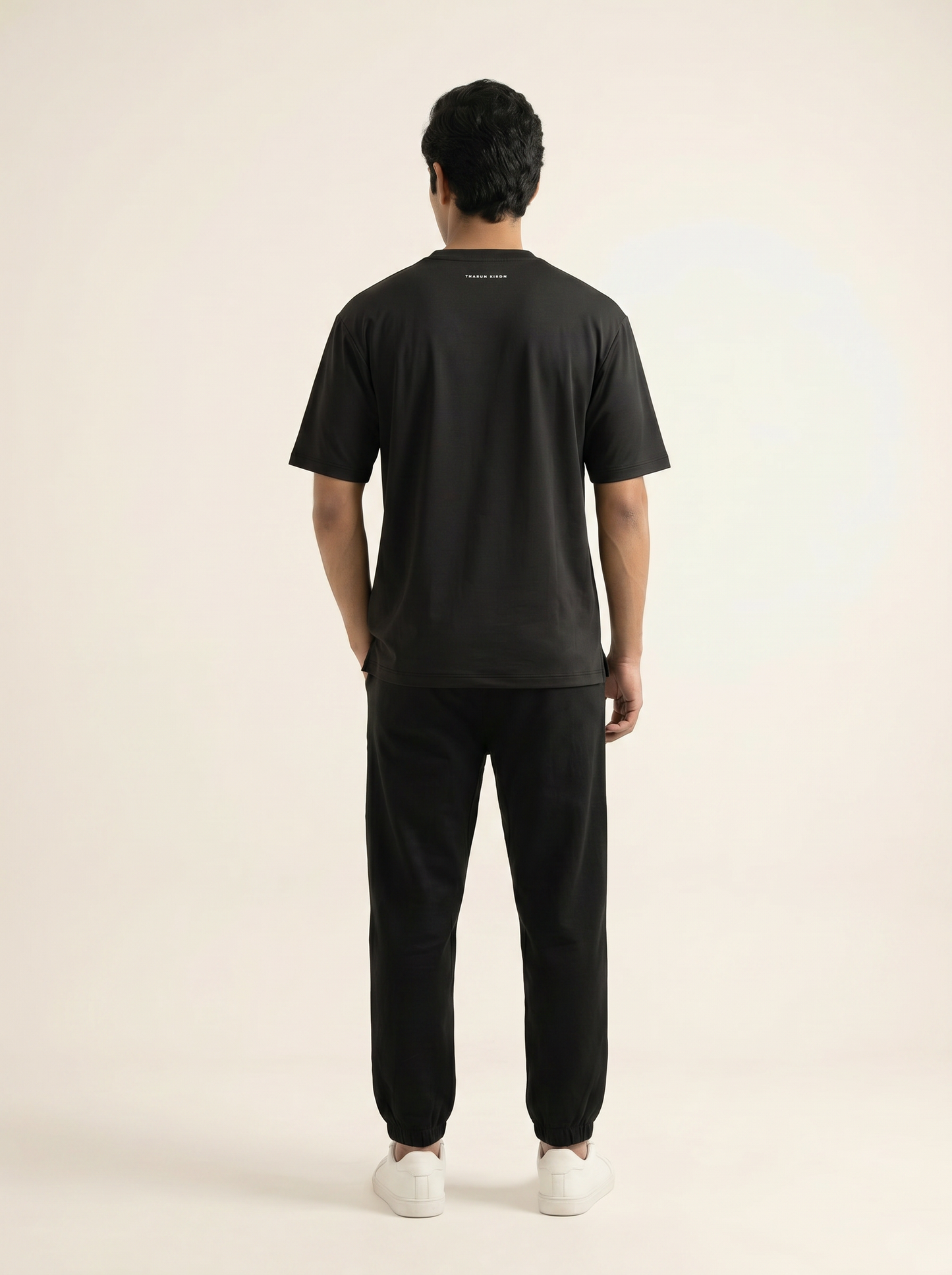 BLACK EVERYDAY ESSENTIAL TEES