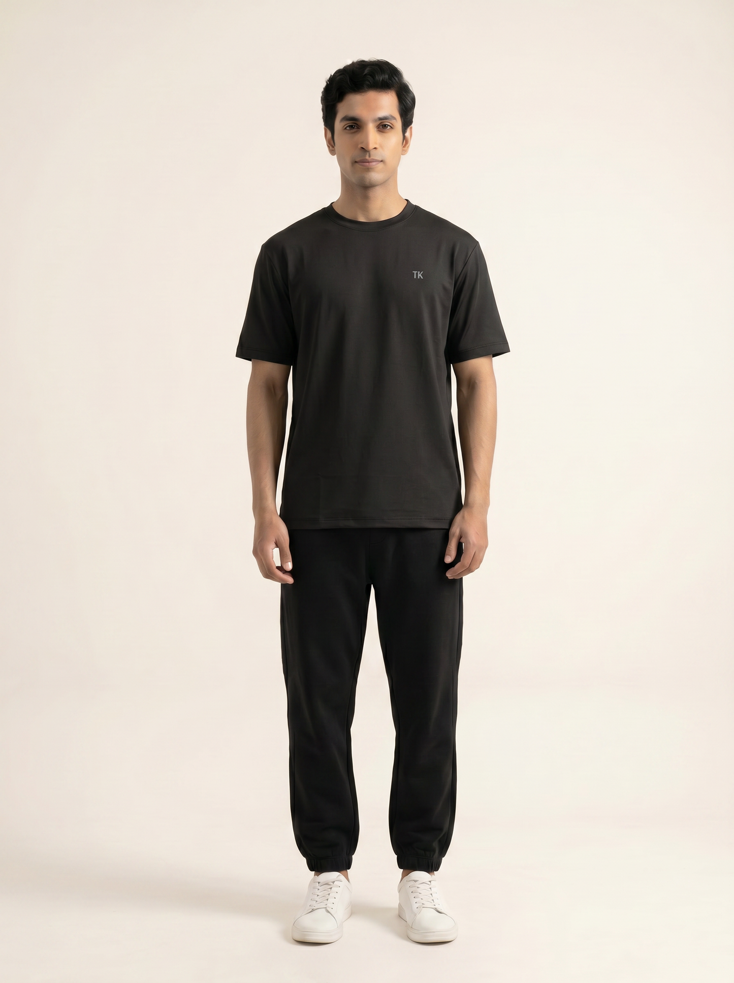BLACK EVERYDAY ESSENTIAL TEES